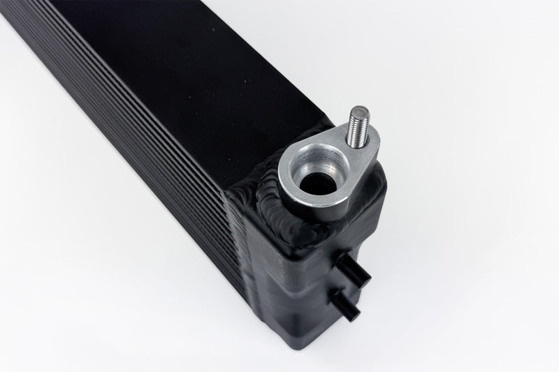 CSF F1X M5/M6 and F9X M5/M8 High-Performance Engine Oil Cooler (view 4)