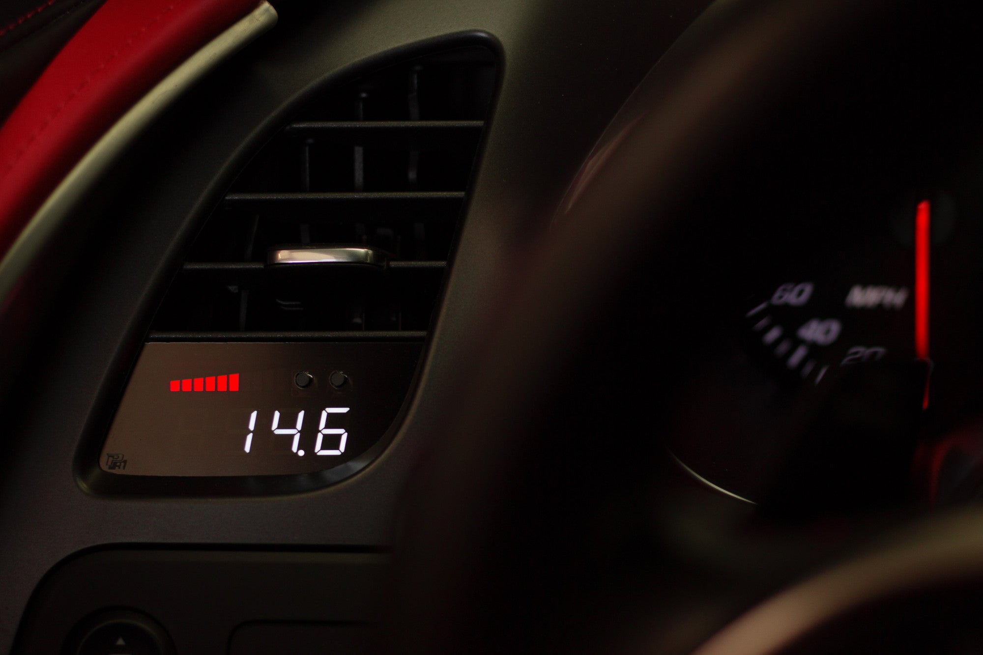 P3 Gauge - Chevrolet Corvette C7 Secondary image