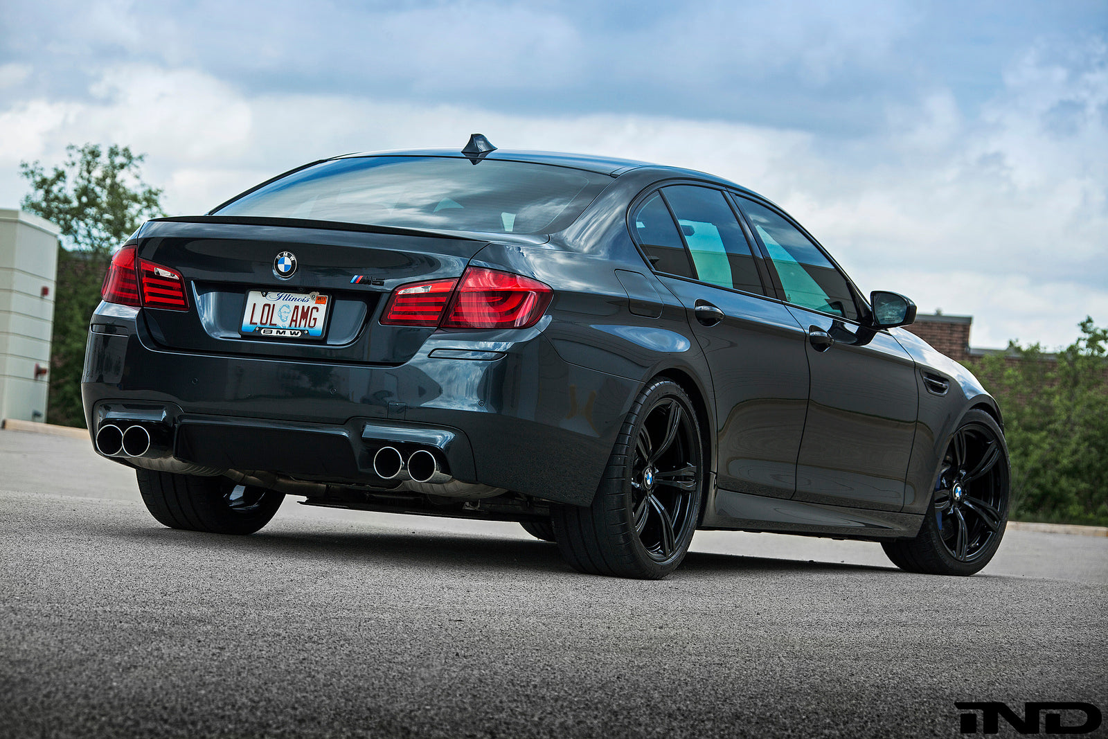 IND F10 M5 / 5-series M-Sport Painted Rear Reflector Set Secondary image