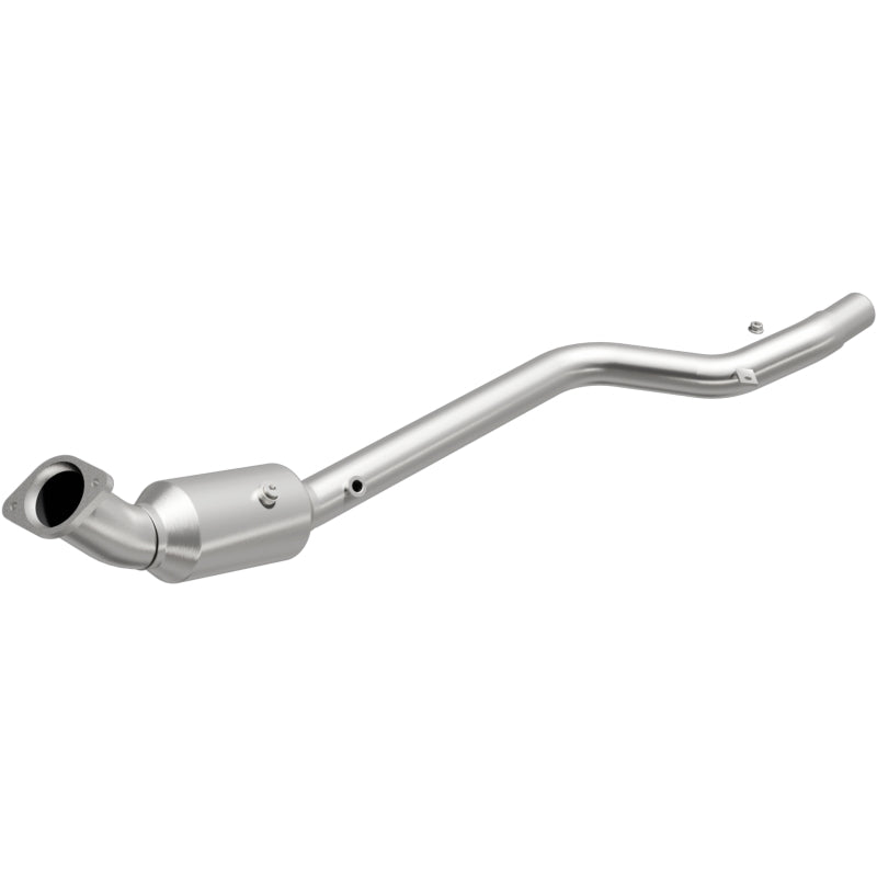 MagnaFlow 05-06 Chrysler 300 3.5L Direct Fit Converter Main image