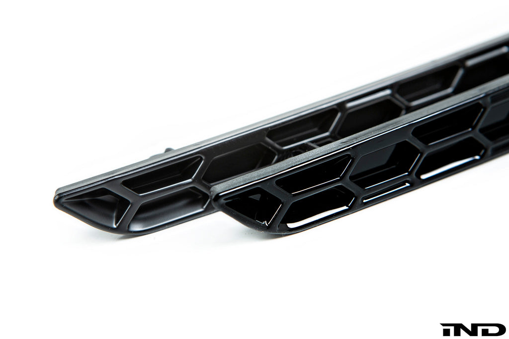 IND x Acexxon F8X M3 / M4 Reflector Cosmetic Package