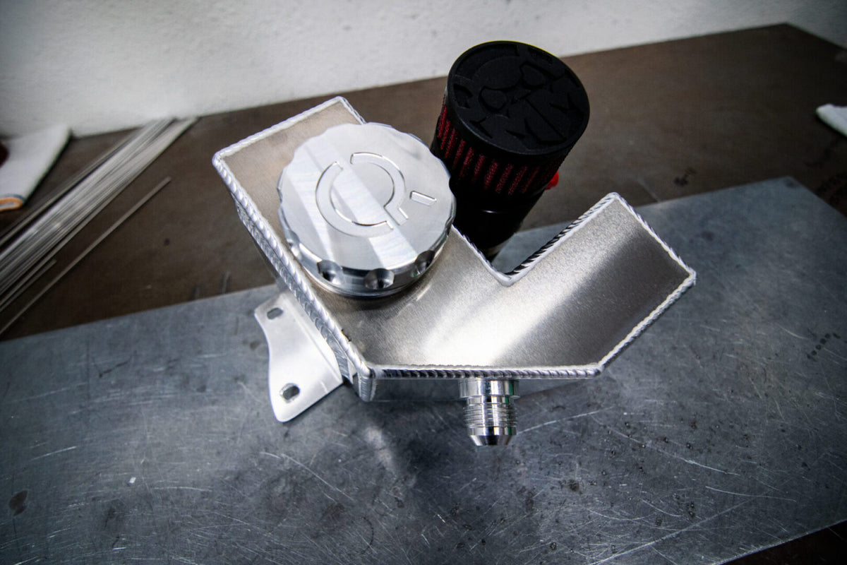 CPR C6 DRY SUMP EXPANSION TANK Main image