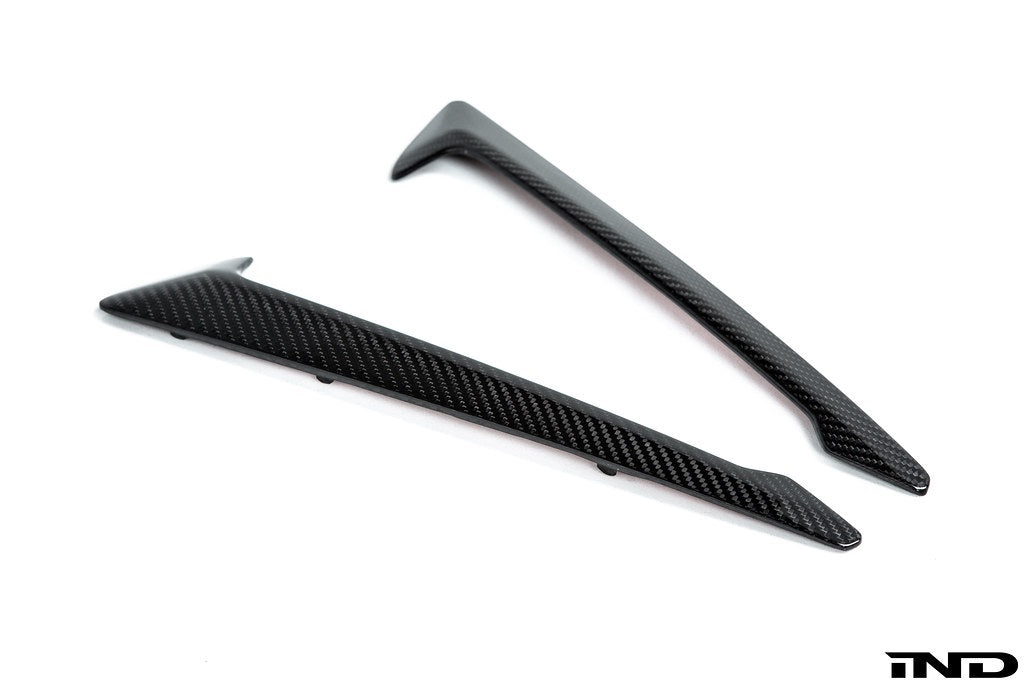 AutoTecknic F95 X5M Pre-LCI Carbon Side Grille Trim Set Secondary image