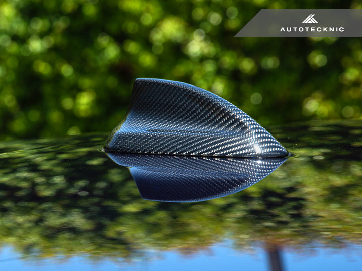 AutoTecknic G-Chassis Pre-LCI SAV Dry Carbon Roof Antenna Cover Secondary image