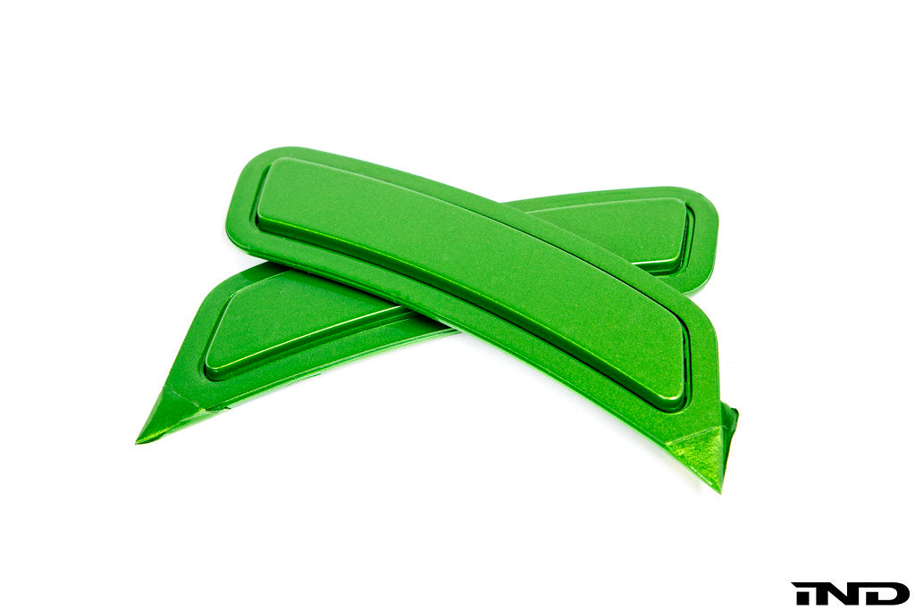 IND F8X M3 / M4 Painted Front Reflector Set