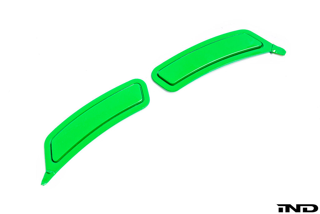 IND F8X M3 / M4 Painted Front Reflector Set