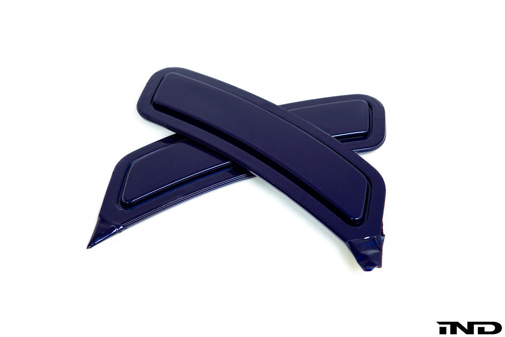 IND F8X M3 / M4 Painted Front Reflector Set
