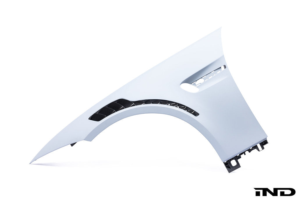Karbonius E92 M3 Carbon Vented Fender Set Secondary image
