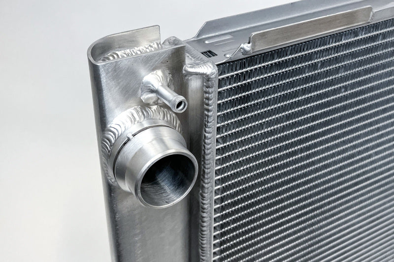 CSF 06-10 BMW E60 M5 / 06-10 BMW E63/E64 M6 Aluminum High-Performance Radiator (view 3)