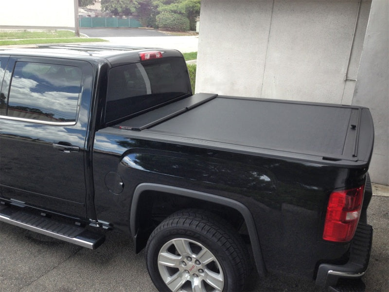 Roll-N-Lock 2019 RAM 1500 65-1/2in M-Series Retractable Tonneau Cover (view 5)