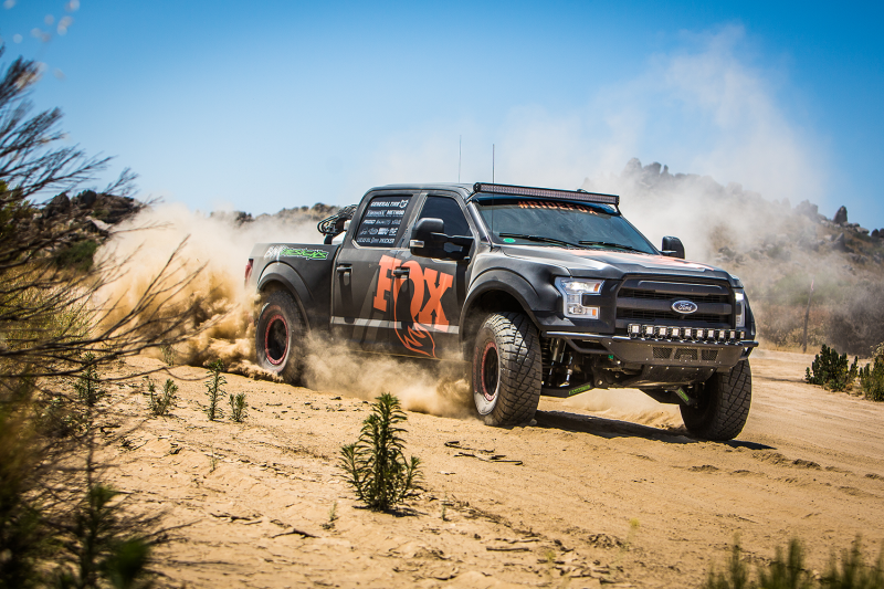 Fox 09+ Ford F-150 4WD 2.0 Performance Series 10.6in. Smooth Body IFP Rear Shock / 0-1in. Lift (view 5)
